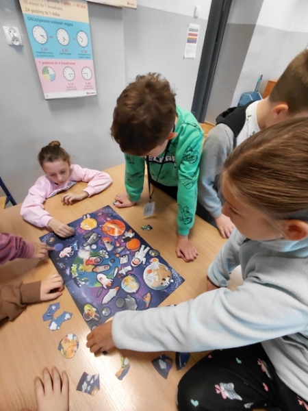 Przypomnienie wiadomości o sylabach, głoskach i literach