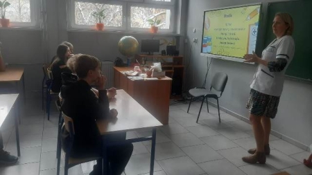 Poznajemy zawód farmaceuty i elektronika