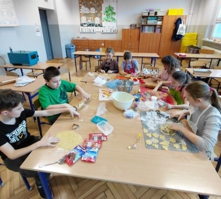 Pieczemy świąteczne ciasteczka